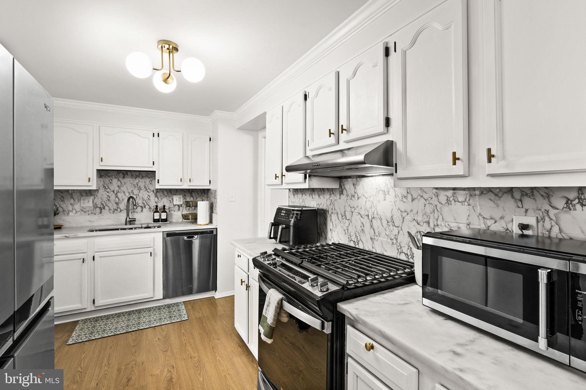 GREENWICH HILL - Residential