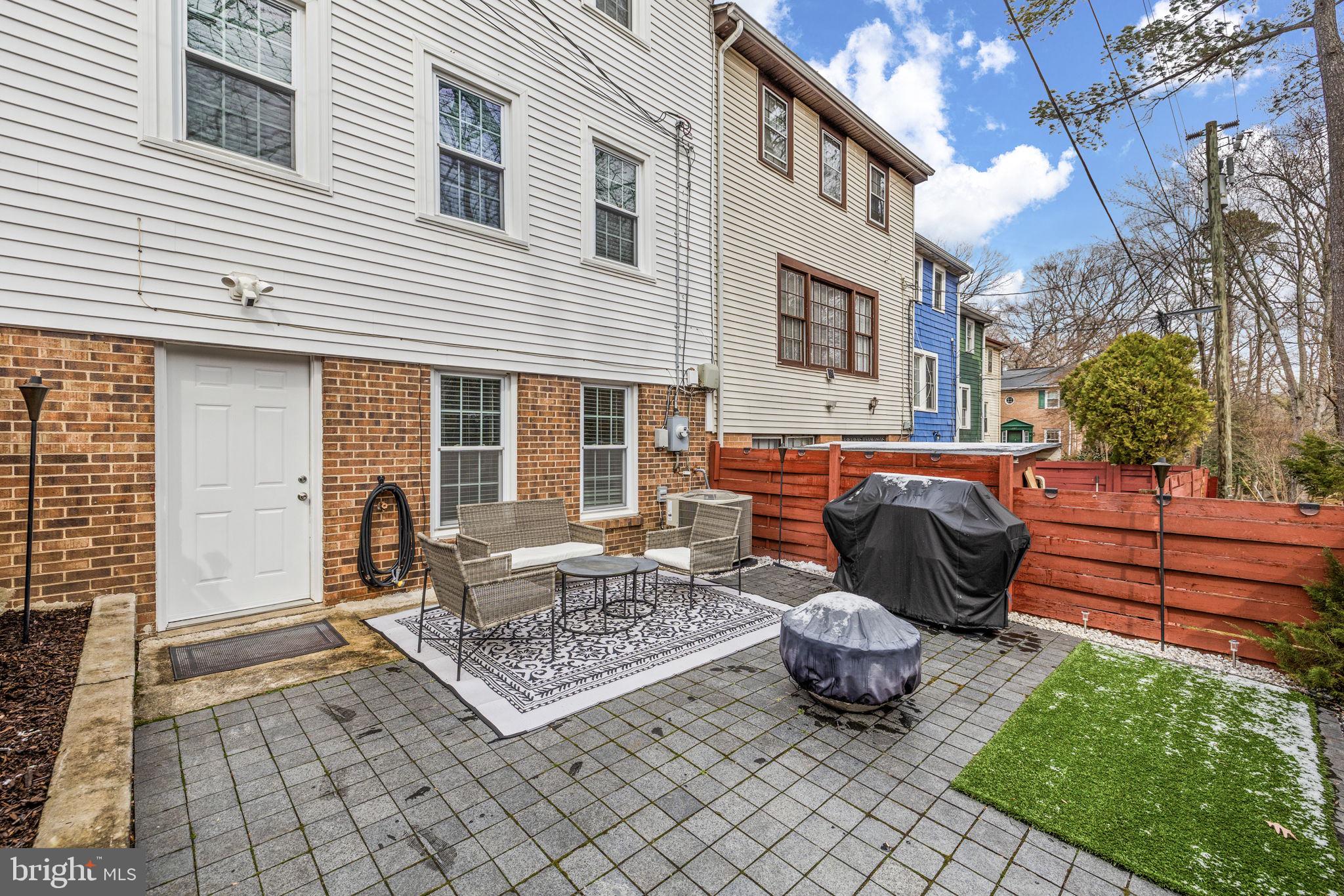 GREENWICH HILL - Residential