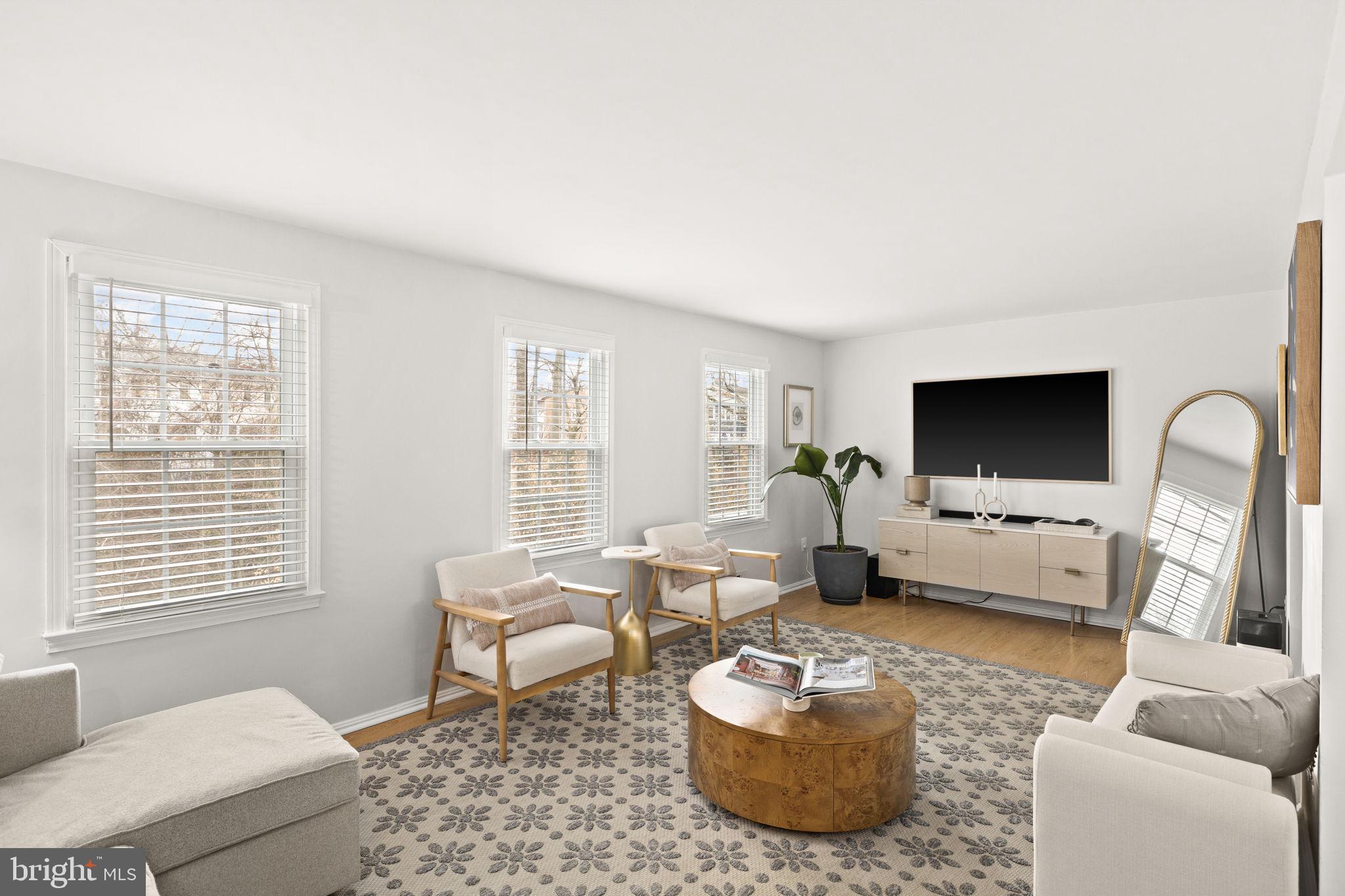 GREENWICH HILL - Residential