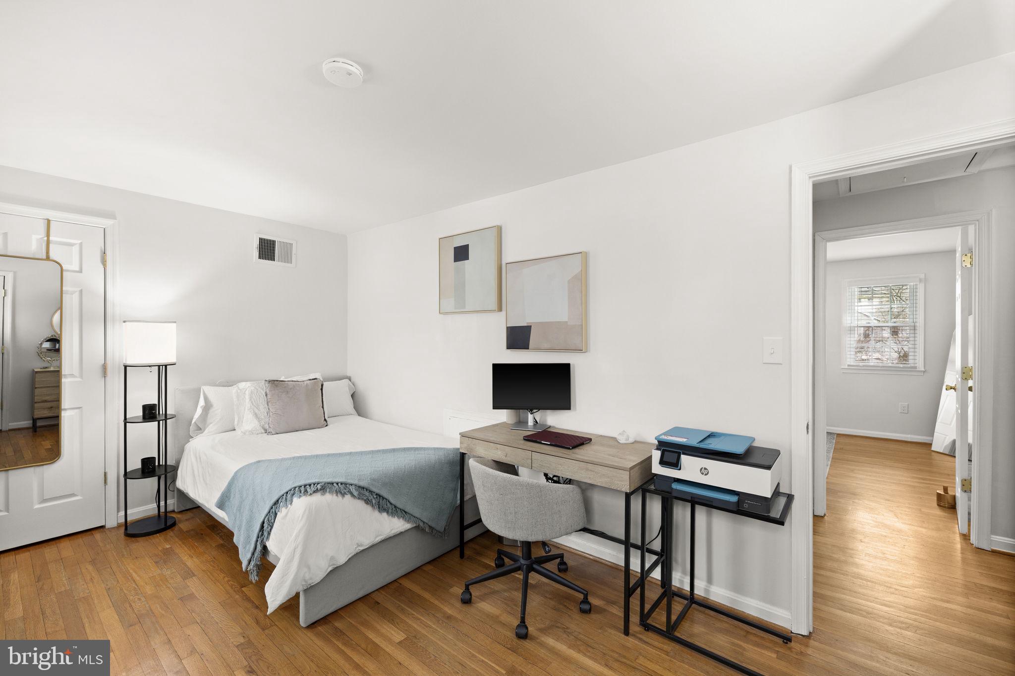 GREENWICH HILL - Residential