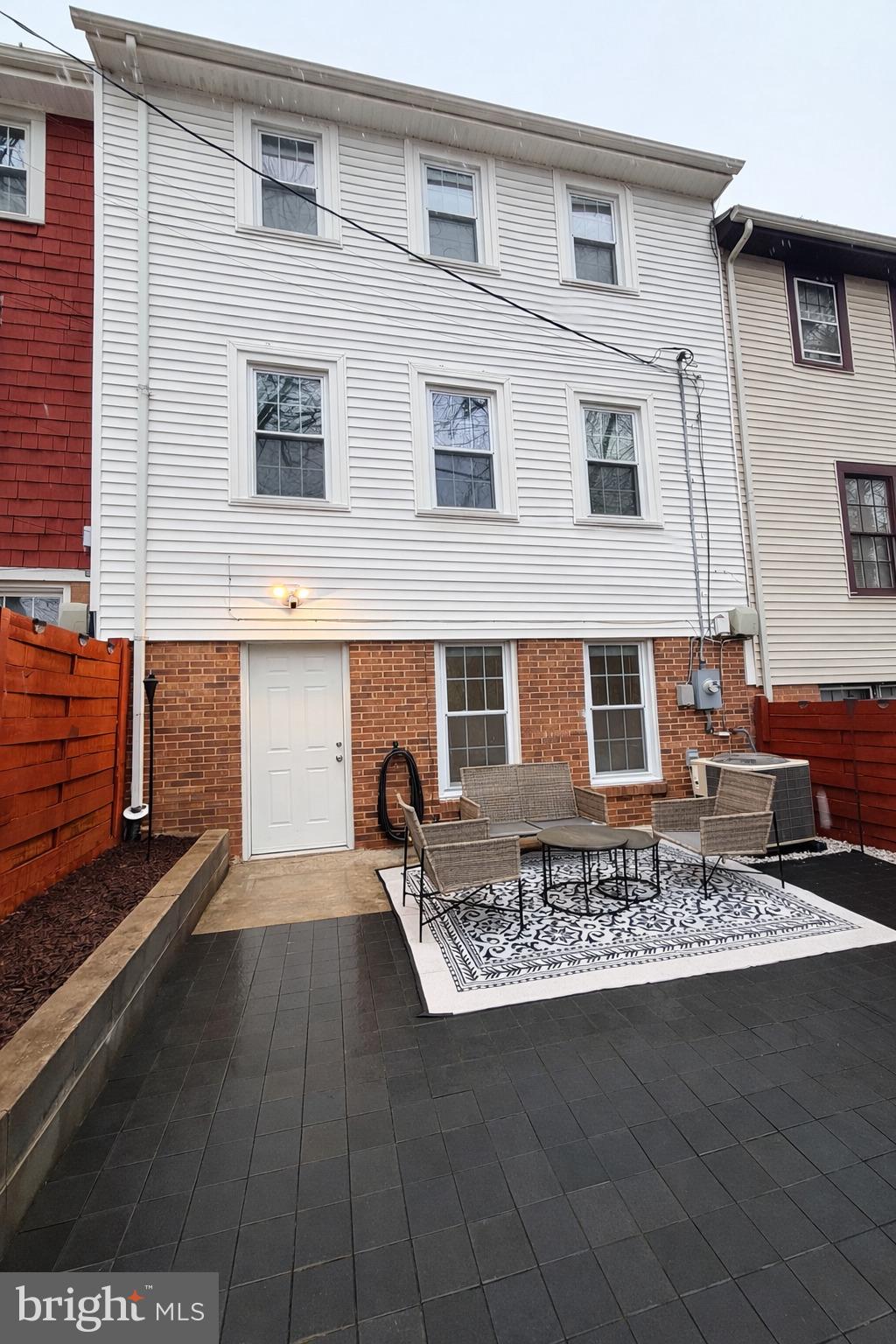 GREENWICH HILL - Residential