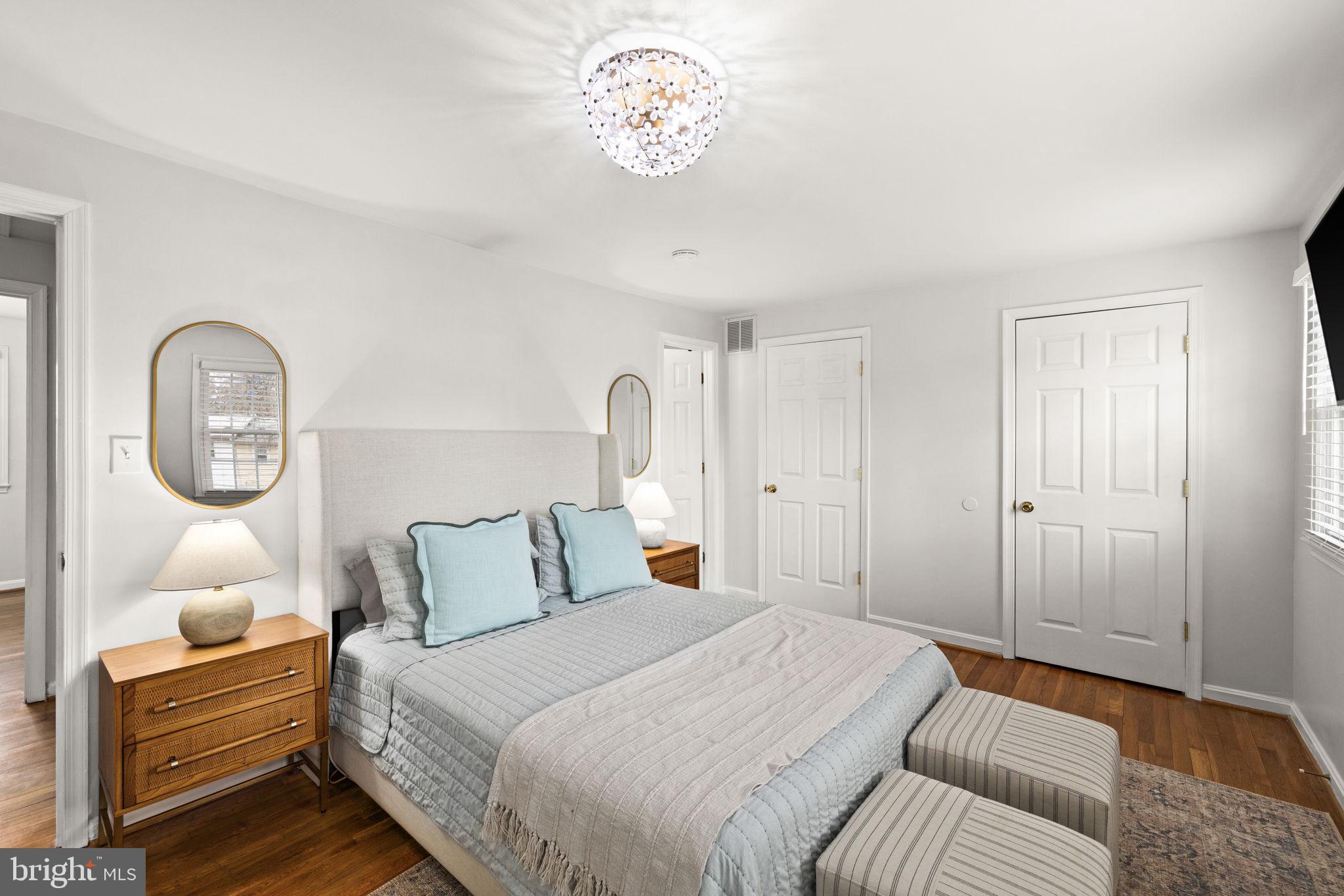 GREENWICH HILL - Residential