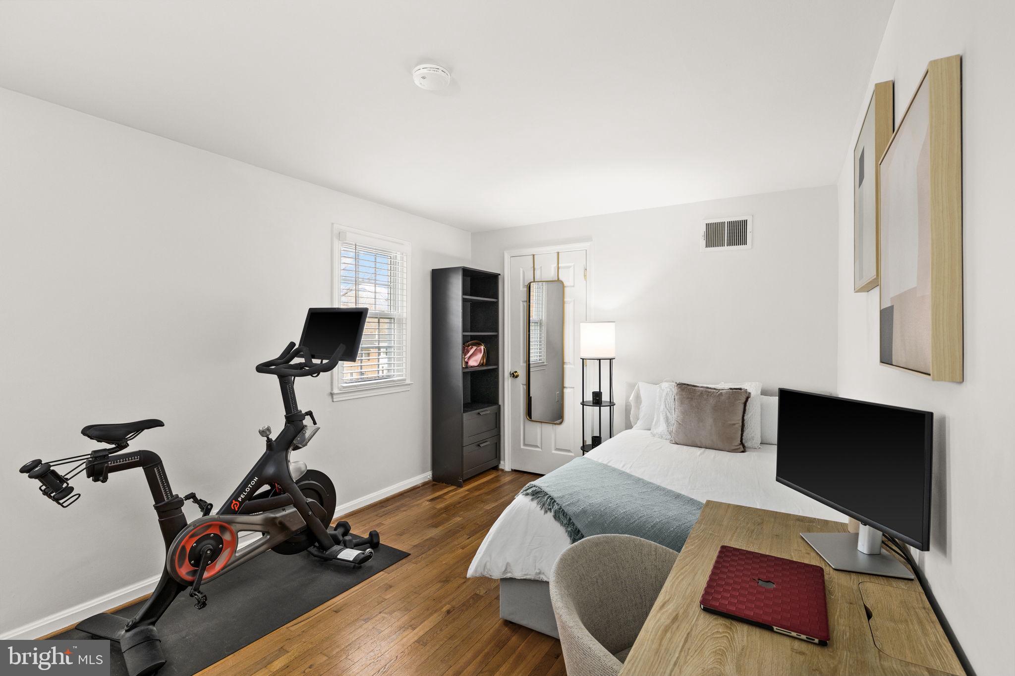 GREENWICH HILL - Residential