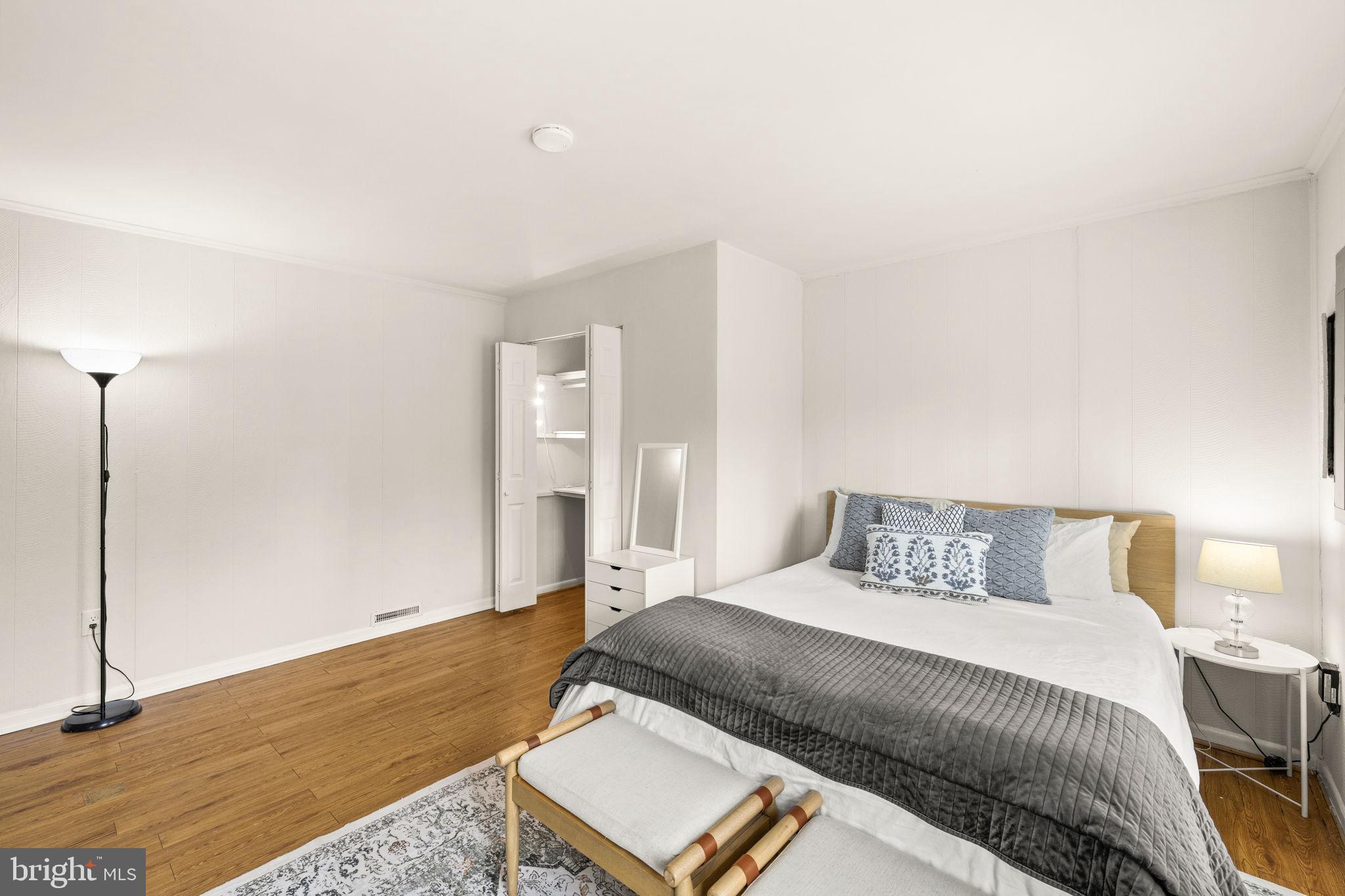 GREENWICH HILL - Residential