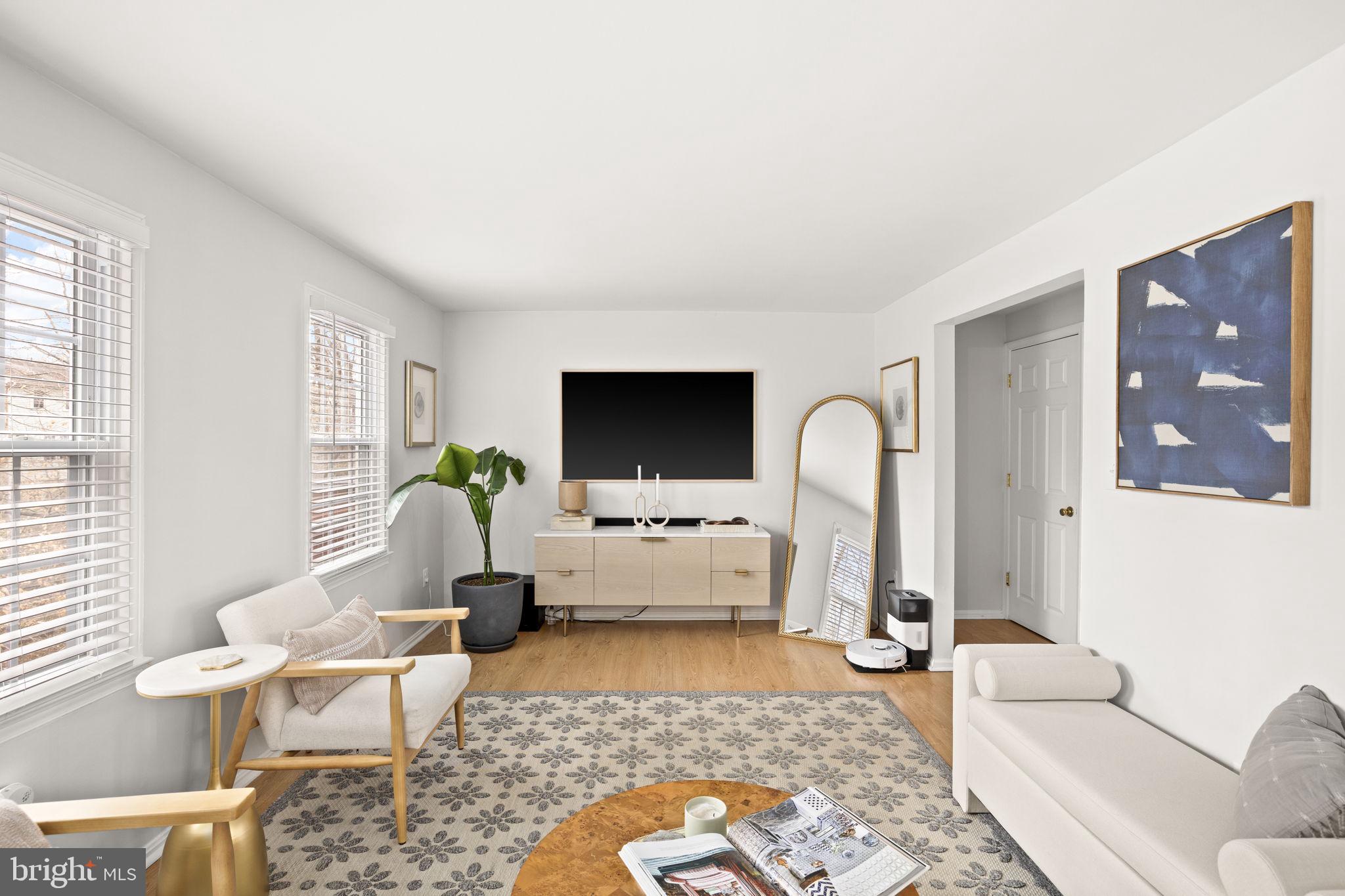 GREENWICH HILL - Residential