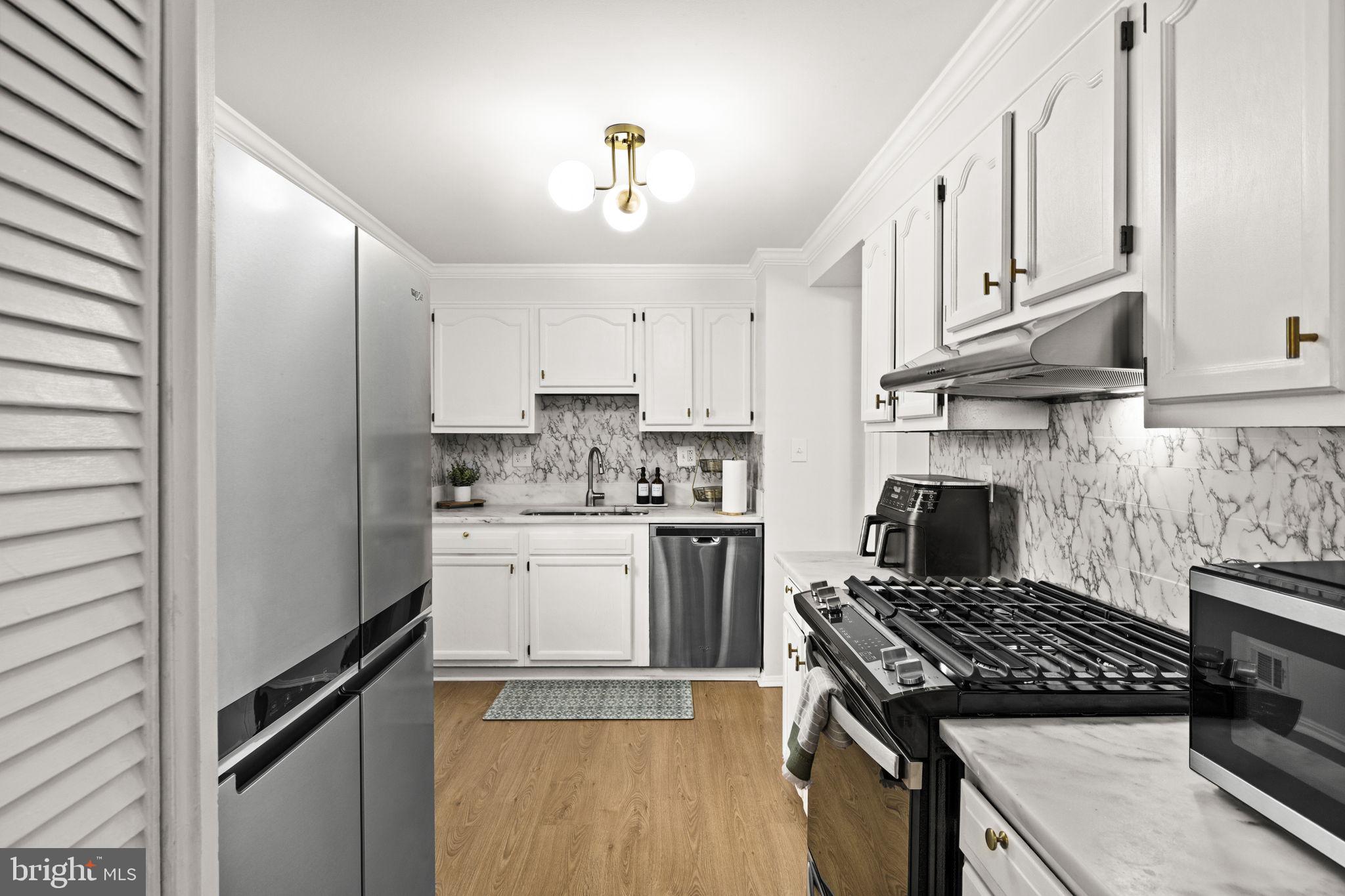 GREENWICH HILL - Residential