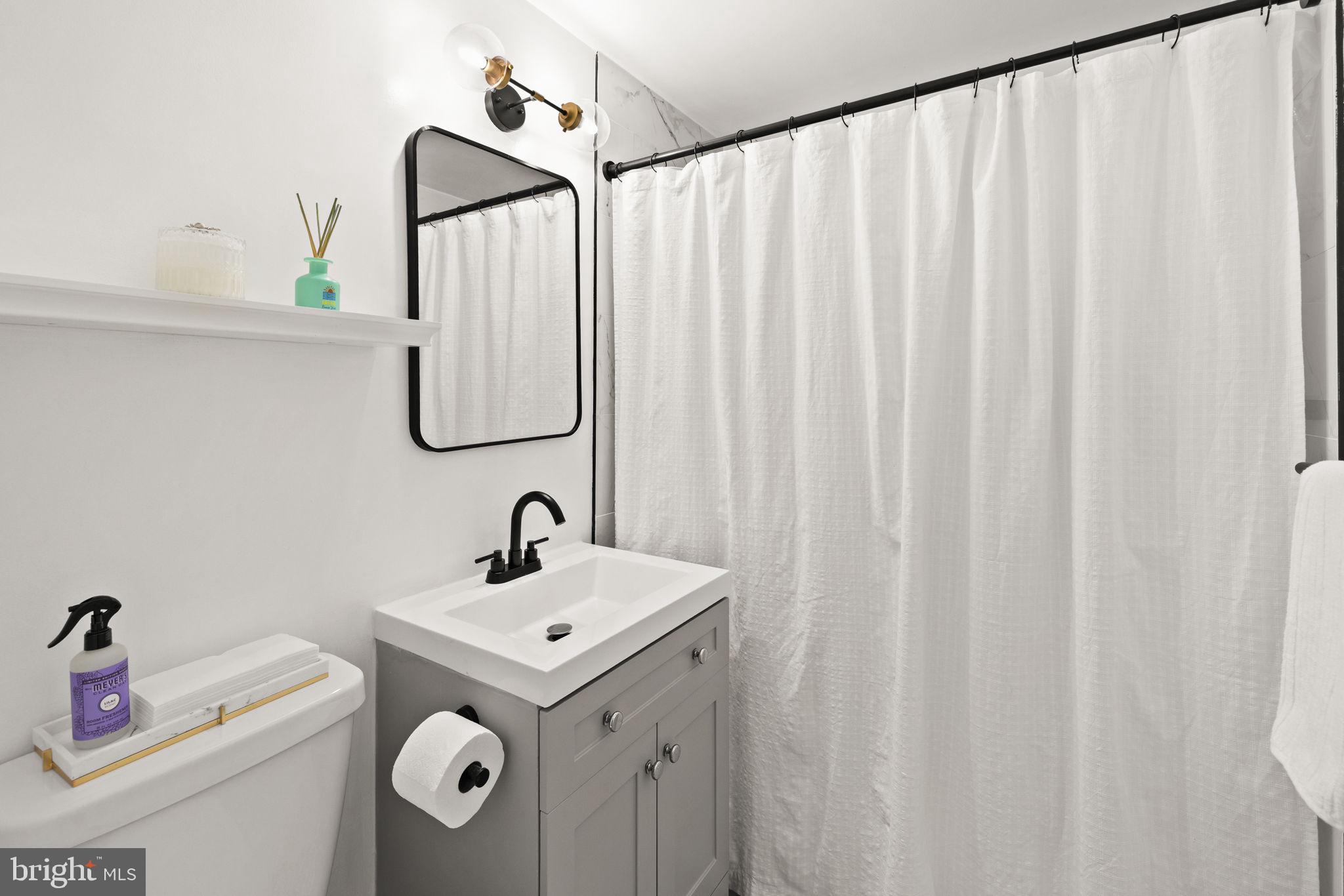 GREENWICH HILL - Residential