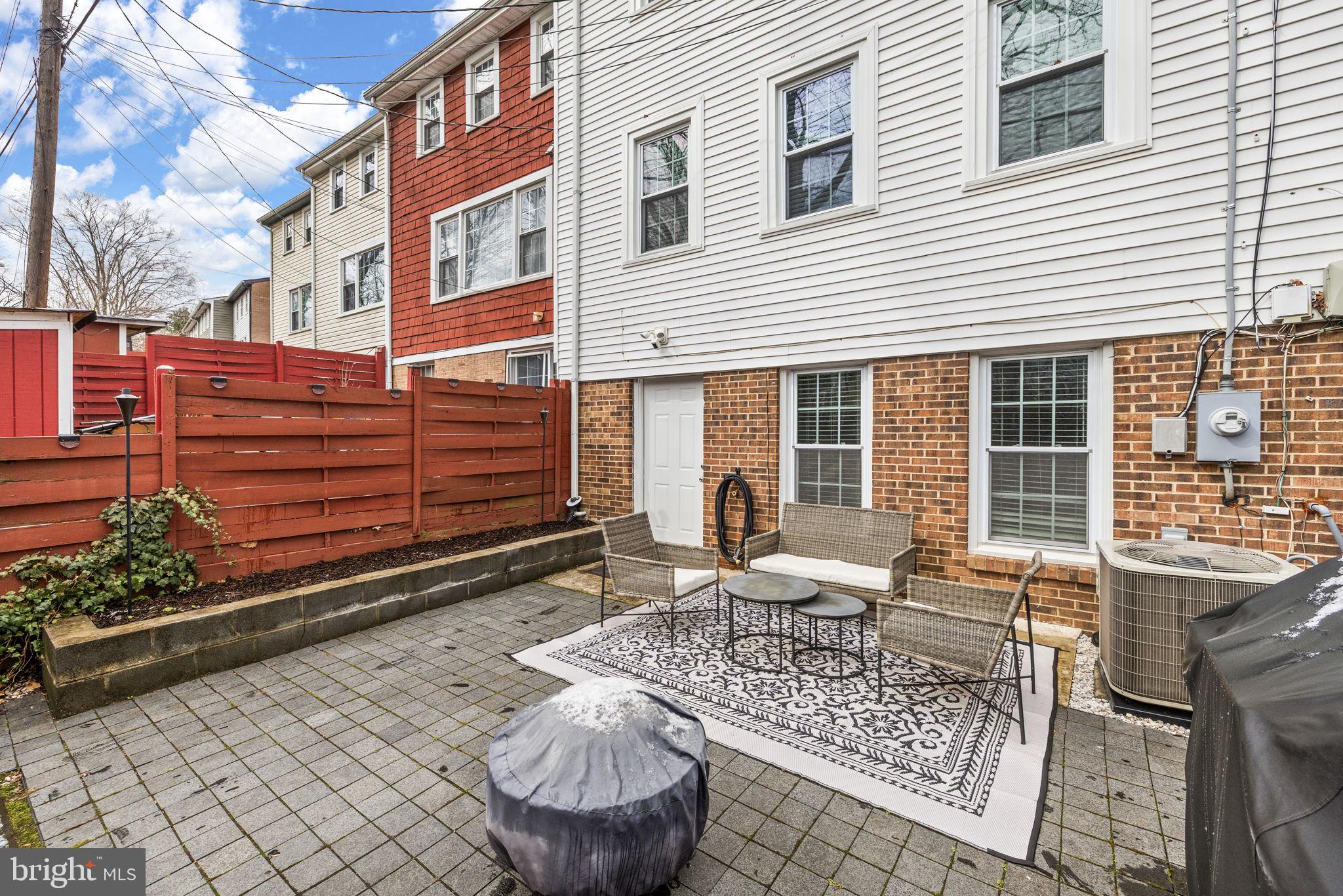 GREENWICH HILL - Residential