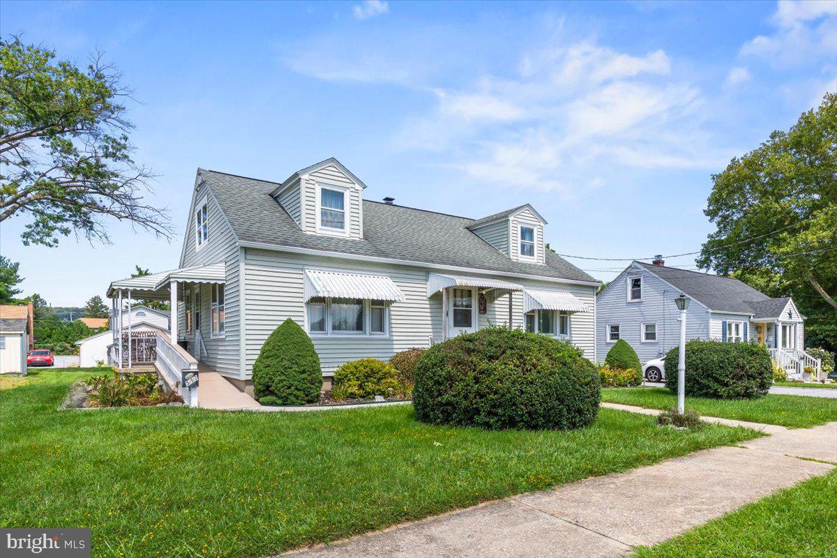 517 W WALNUT STREET