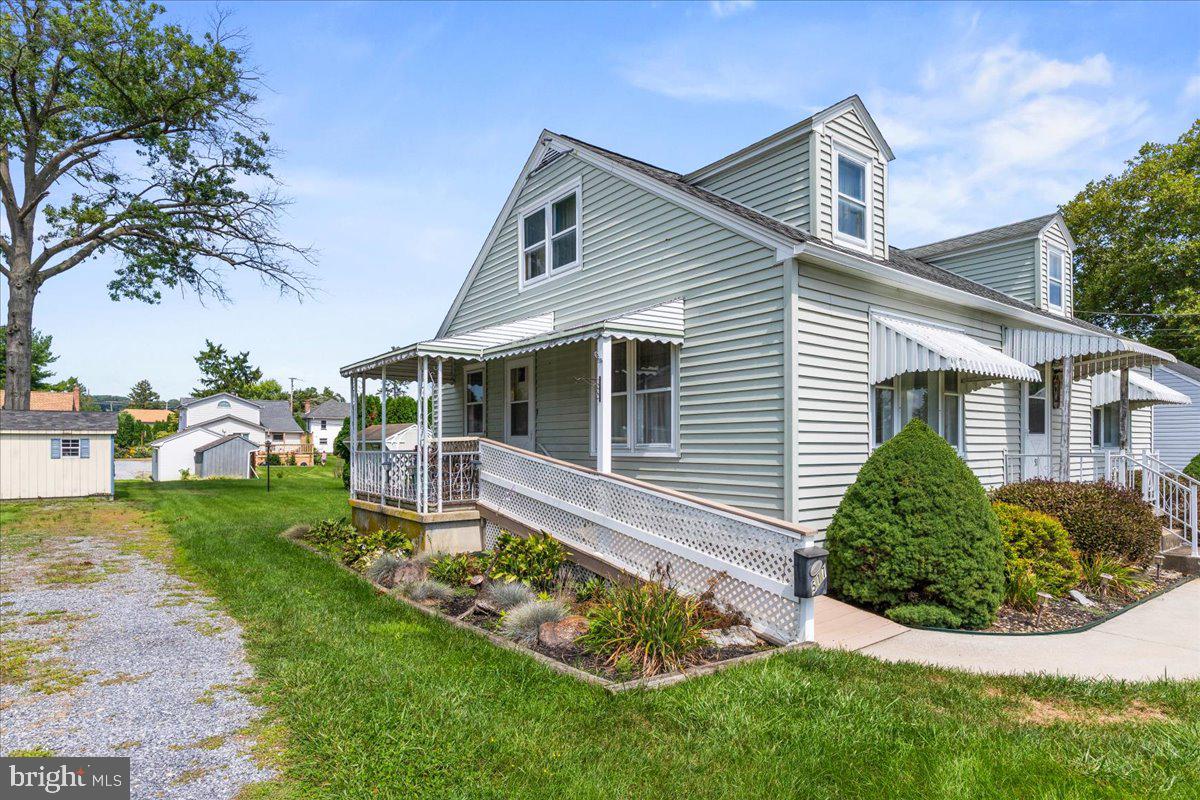 517 W WALNUT STREET