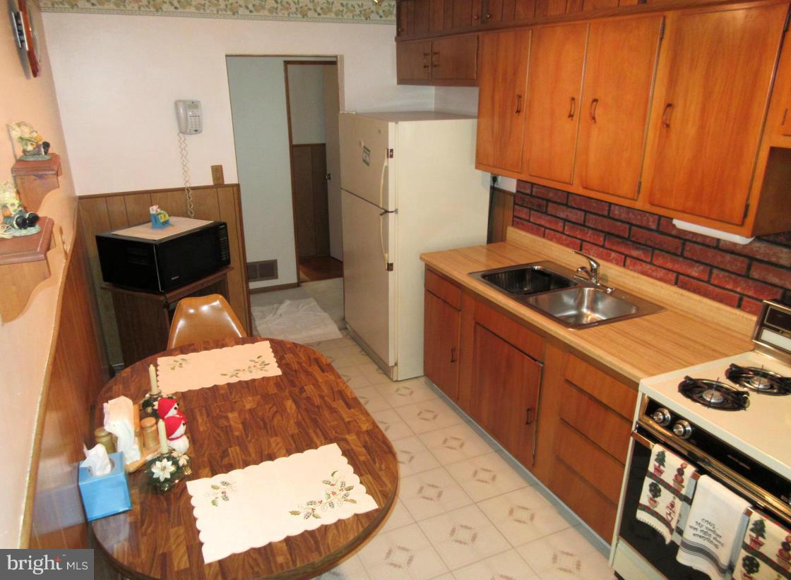 LODGE FOREST MANOR - Residential