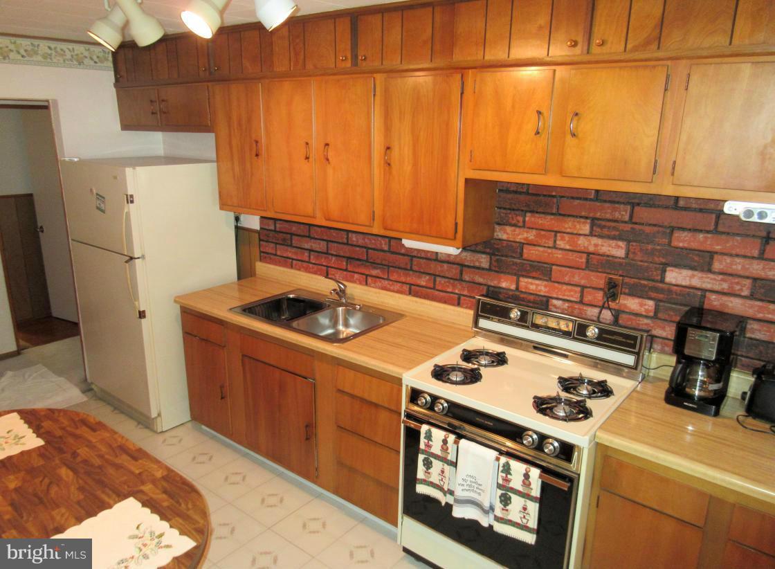 LODGE FOREST MANOR - Residential