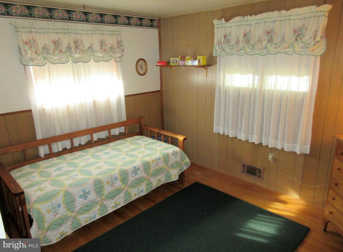 LODGE FOREST MANOR - Residential