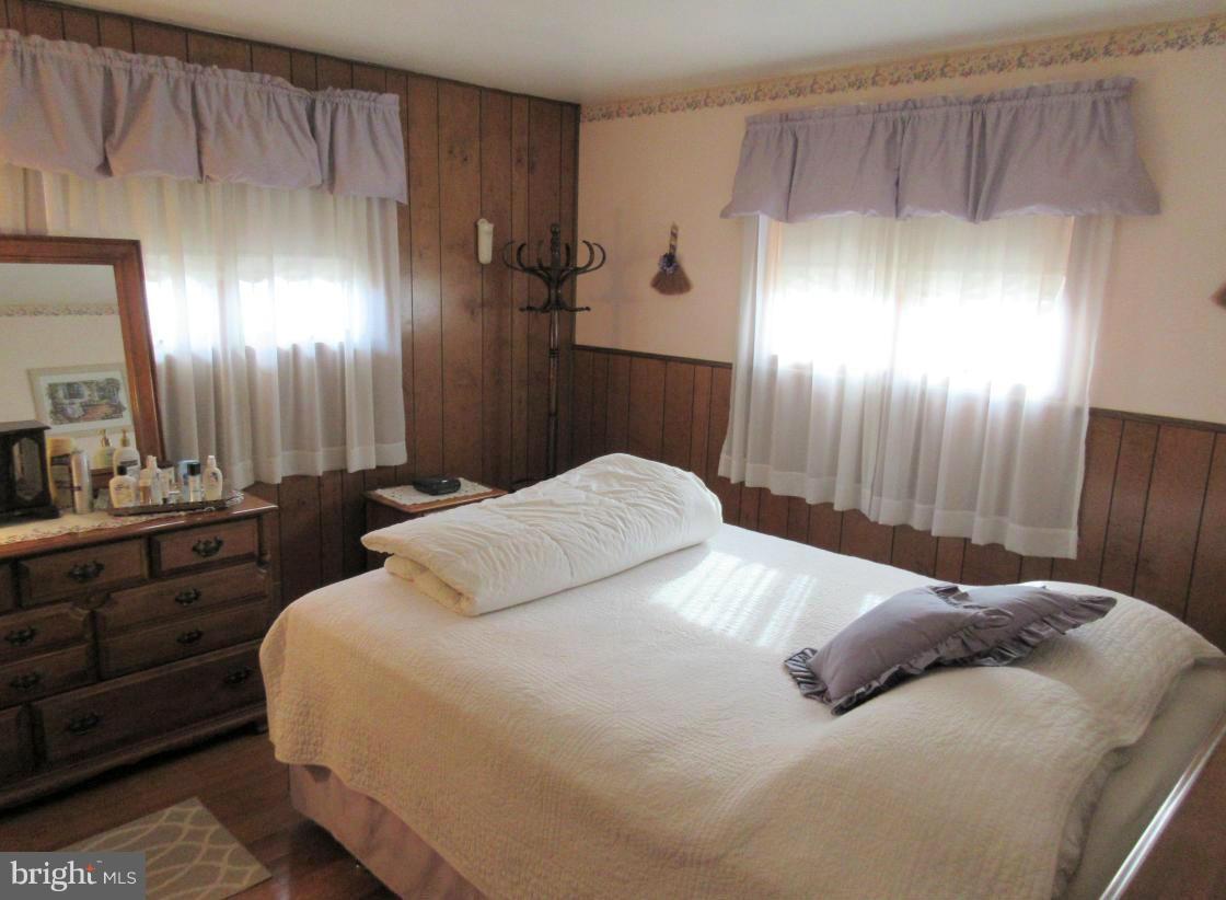 LODGE FOREST MANOR - Residential