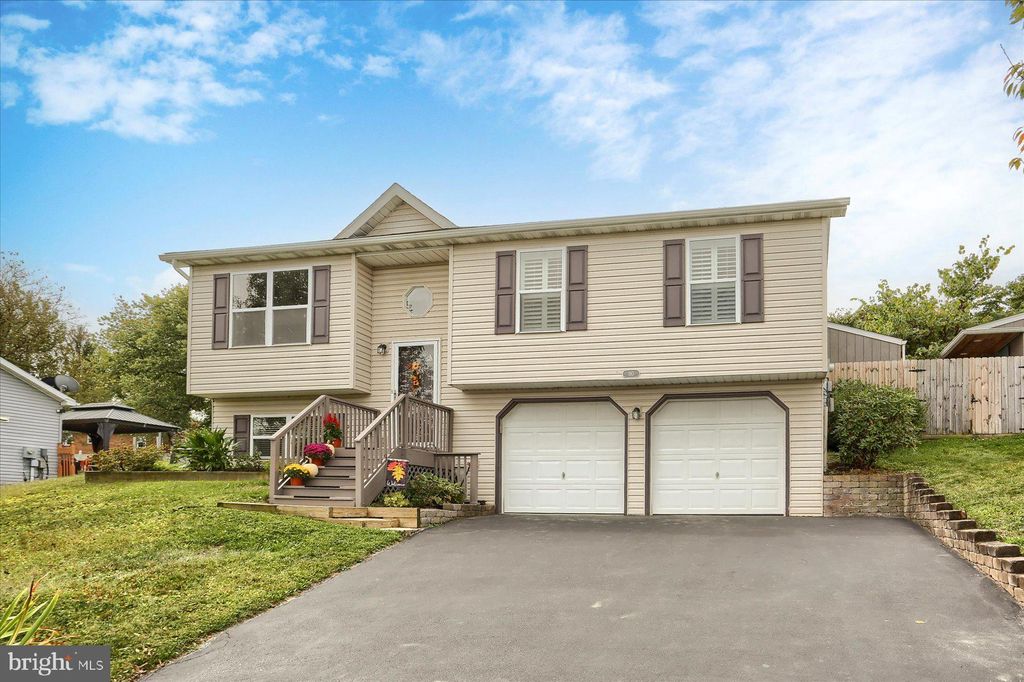 Photo of 110 Northcrest Drive, YORK HAVEN, PA 17370 (MLS # PAYK2090512)