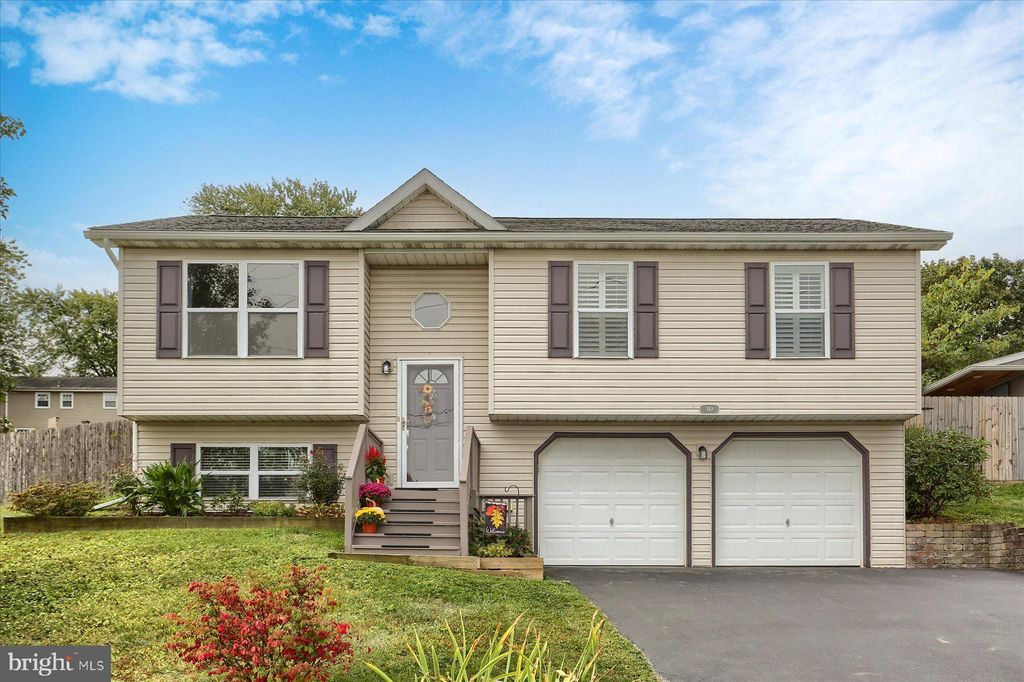 Photo of 110 Northcrest Drive, YORK HAVEN, PA 17370 (MLS # PAYK2090512)