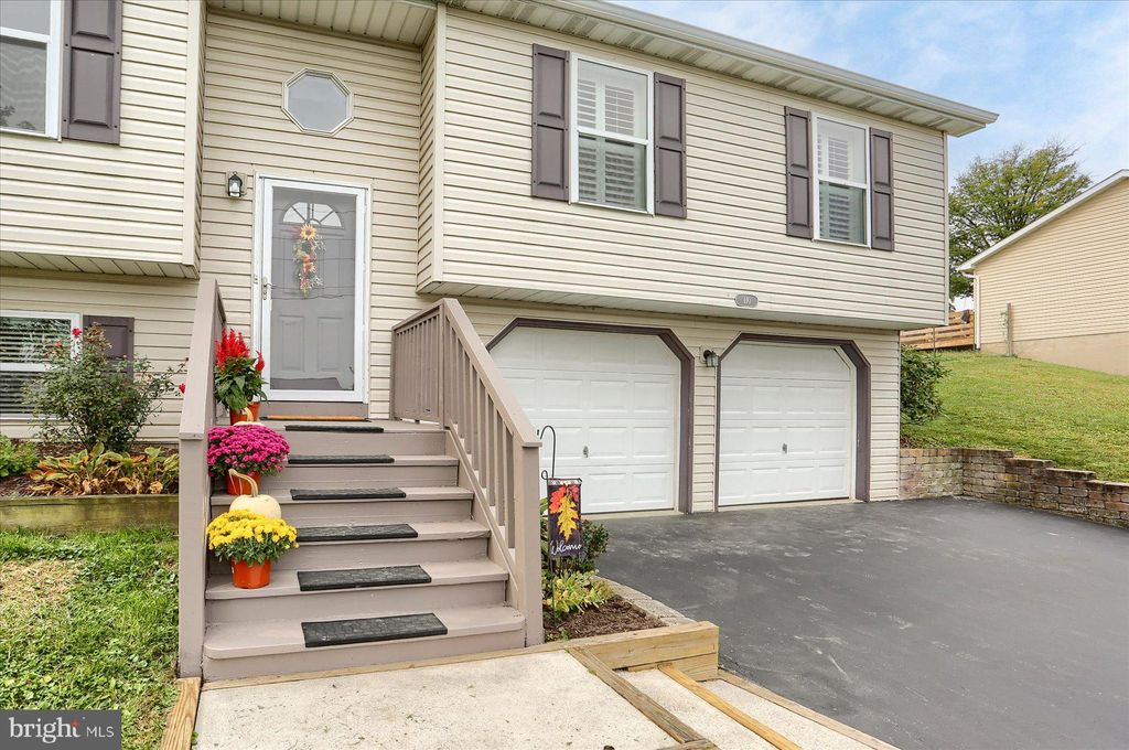 Photo of 110 Northcrest Drive, YORK HAVEN, PA 17370 (MLS # PAYK2090512)
