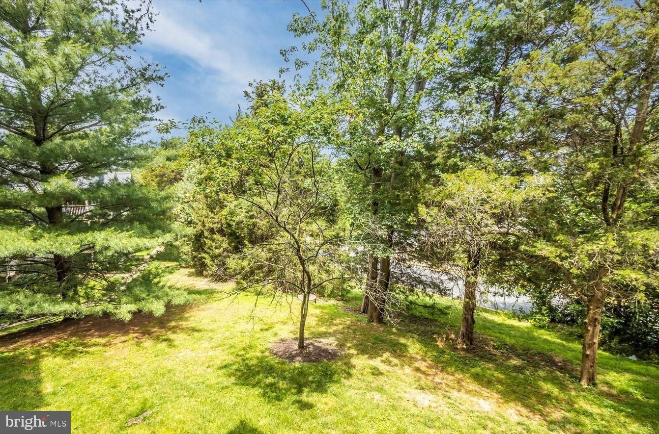 SENECA KNOLLS CODM - Residential Lease