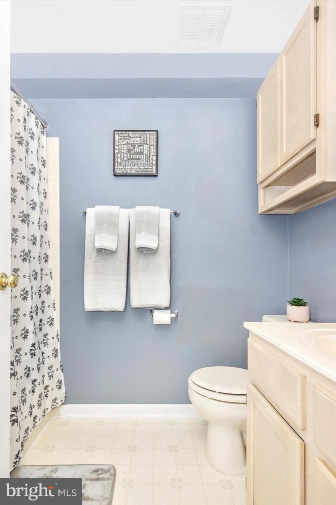 SENECA KNOLLS CODM - Residential Lease