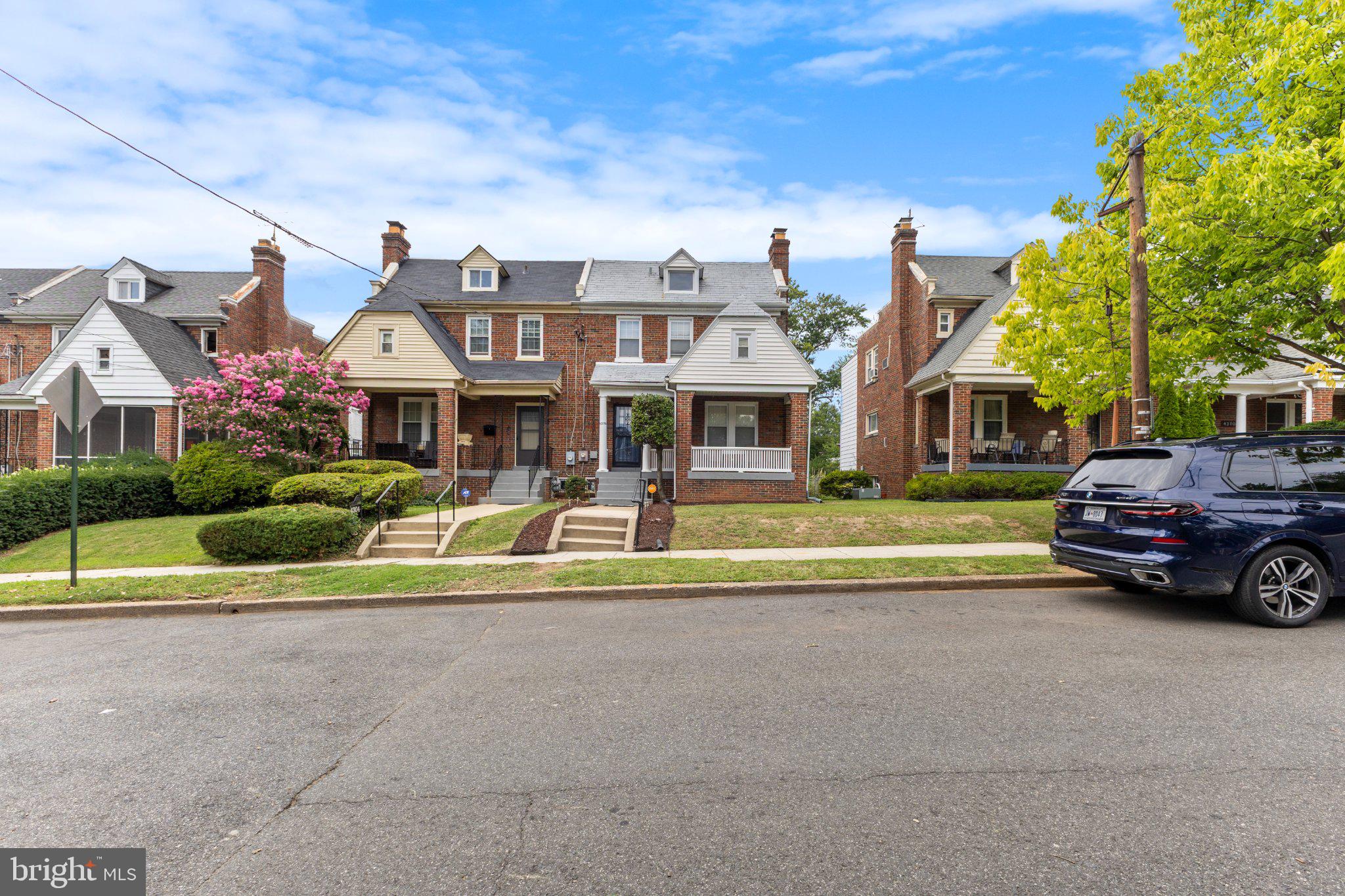 4306 10TH STREET NE