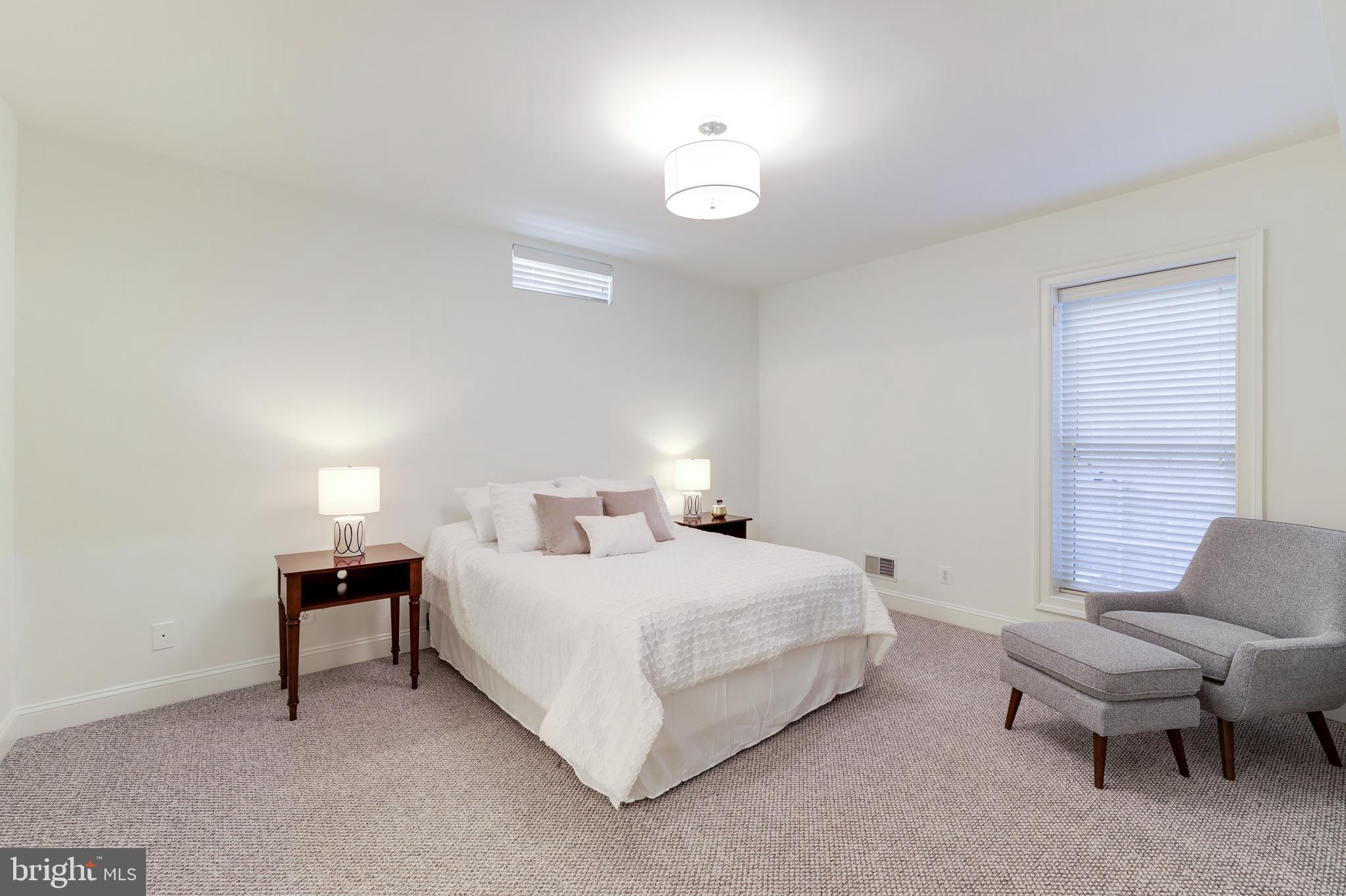 SMC MCLEAN - Residential