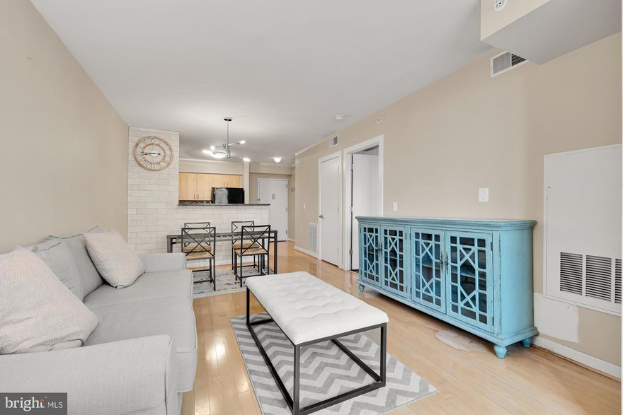 Live in style and convenience in this beautifully appointed 1-bedroom, 1-bathroom condo featuring a bright and open living space, gourmet kitchen with granite countertops, gas range, and maple floors throughout. Enjoy fantastic building amenities and available rental parking for added ease.
Located just 1 block from the Metro and the new Whole Foods site, and only 2 blocks to Yards Park, Harris Teeter, and VIDA Fitness. Everything you need is right at your doorstep!
Don't miss this opportunity to enjoy luxury living in one of the city's most vibrant neighborhoods.