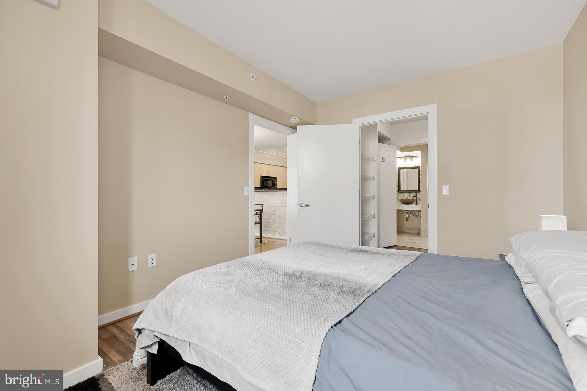 NAVY YARD - Residential Lease