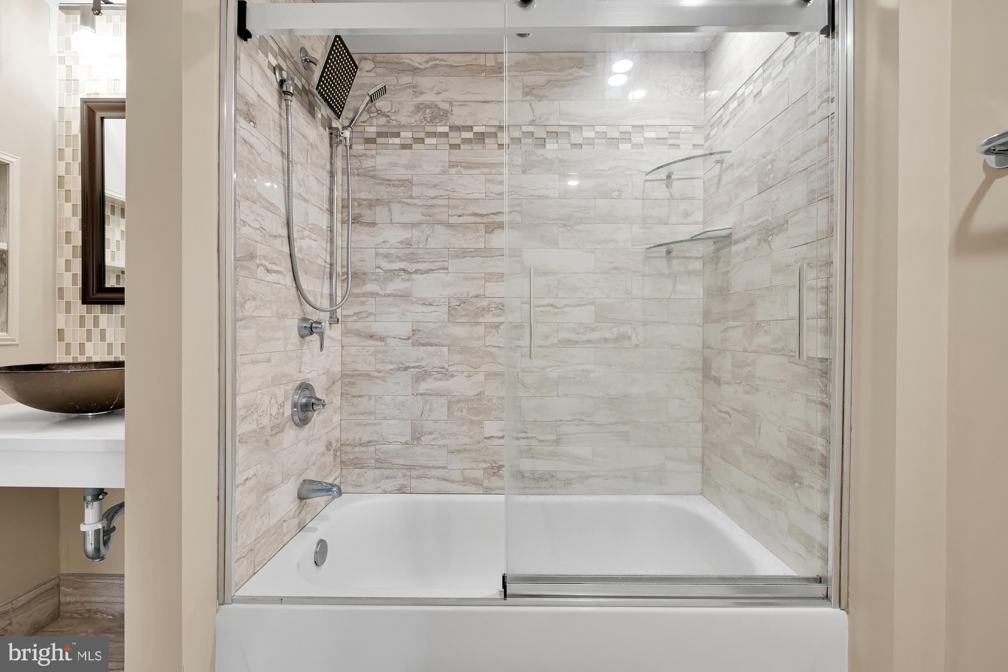 NAVY YARD - Residential Lease