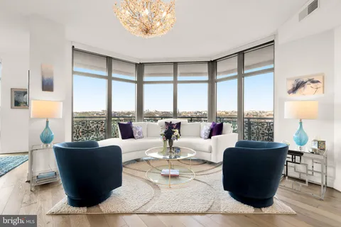 810 O Street NW Unit 502, Washington, DC MLS: DCDC2190900