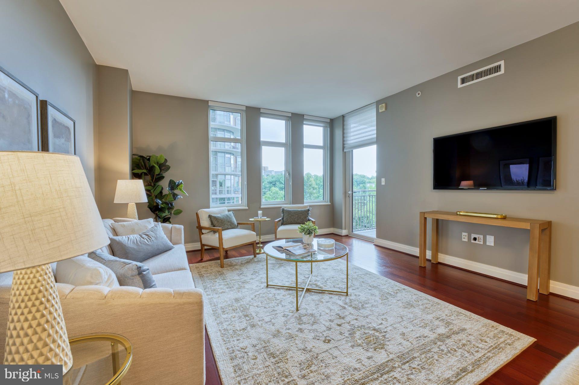 ONE PARK CREST CONDOMINIUM - Residential