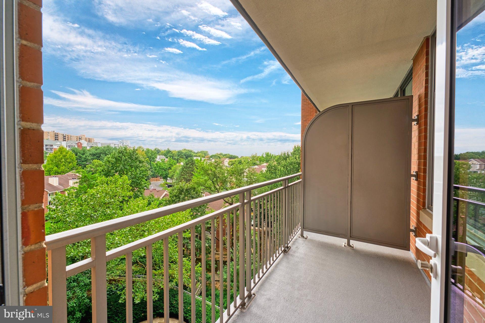 ONE PARK CREST CONDOMINIUM - Residential