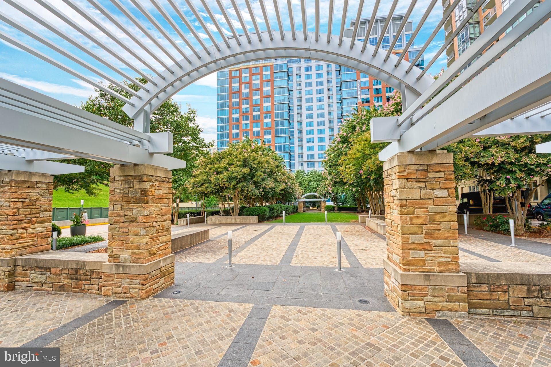 ONE PARK CREST CONDOMINIUM - Residential