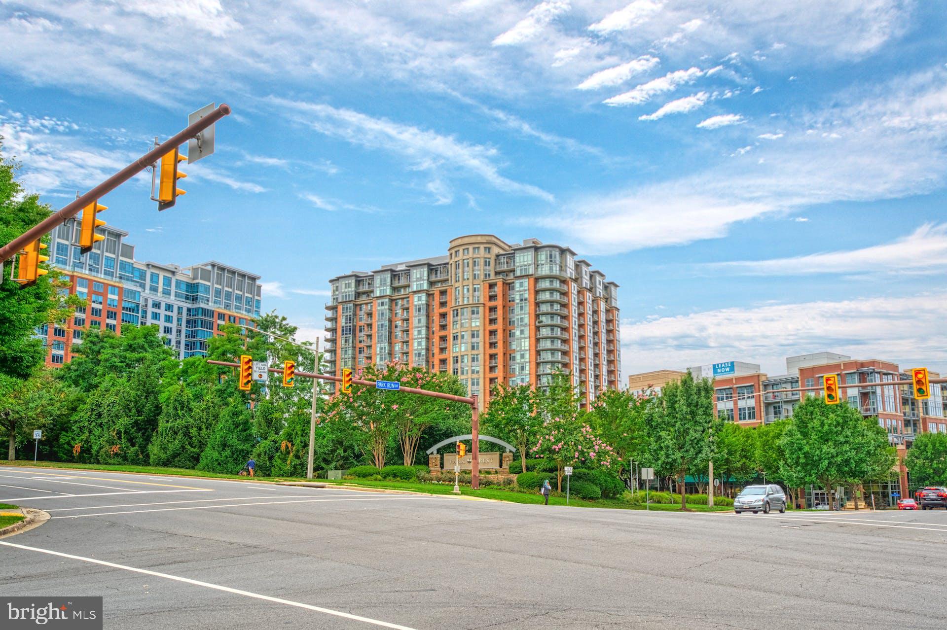 ONE PARK CREST CONDOMINIUM - Residential