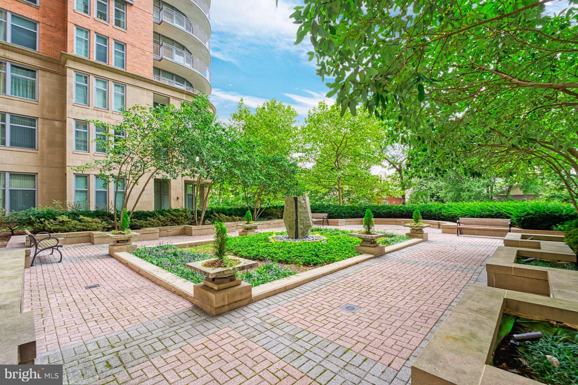 ONE PARK CREST CONDOMINIUM - Residential