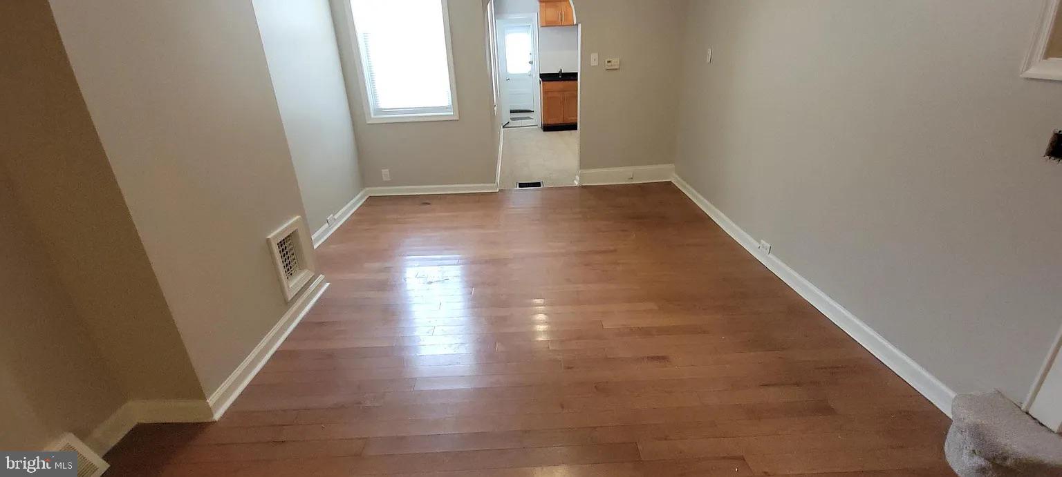 EAST KENSINGTON - Residential