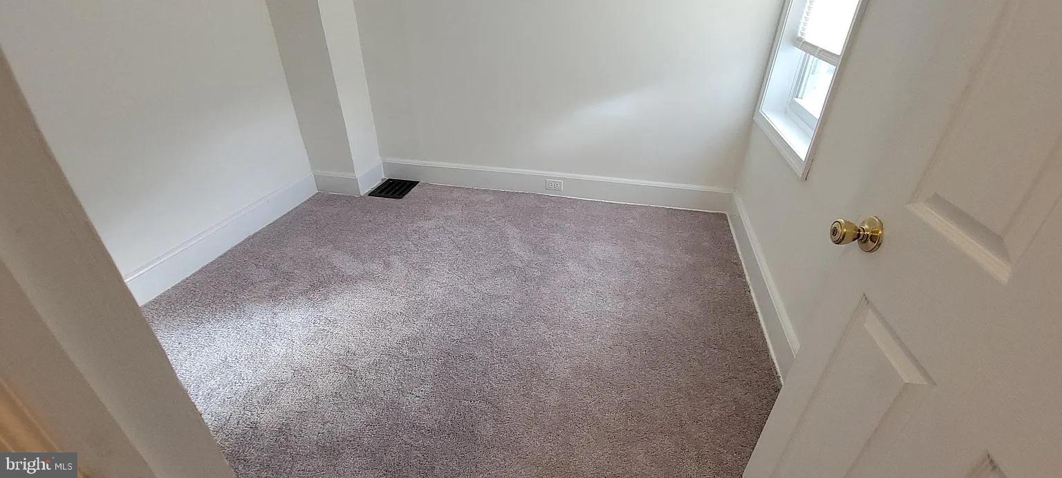 EAST KENSINGTON - Residential