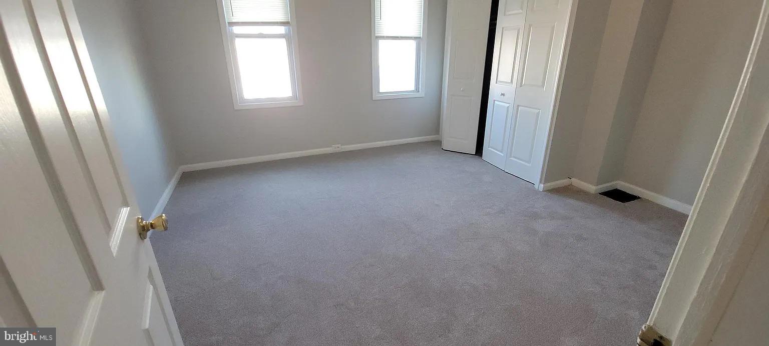 EAST KENSINGTON - Residential