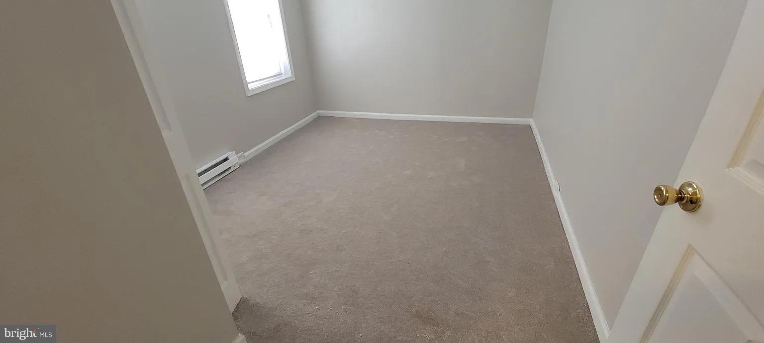 EAST KENSINGTON - Residential