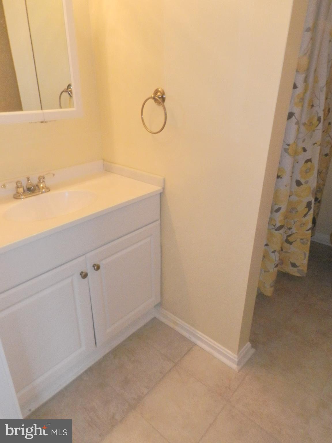 ROBERTS FIELD - Residential Lease