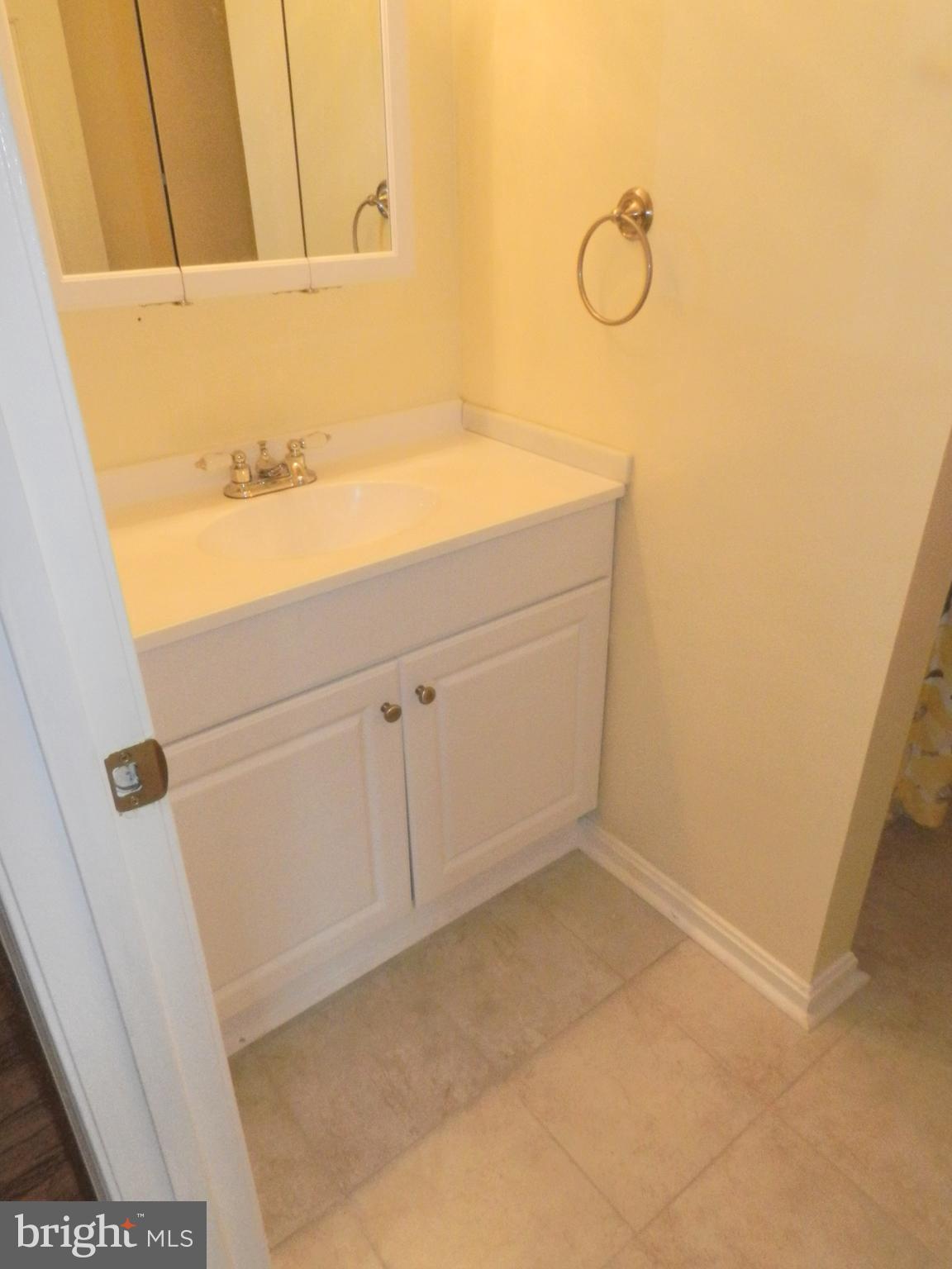 ROBERTS FIELD - Residential Lease