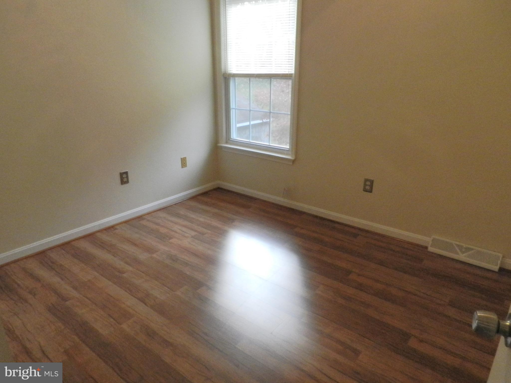 ROBERTS FIELD - Residential Lease