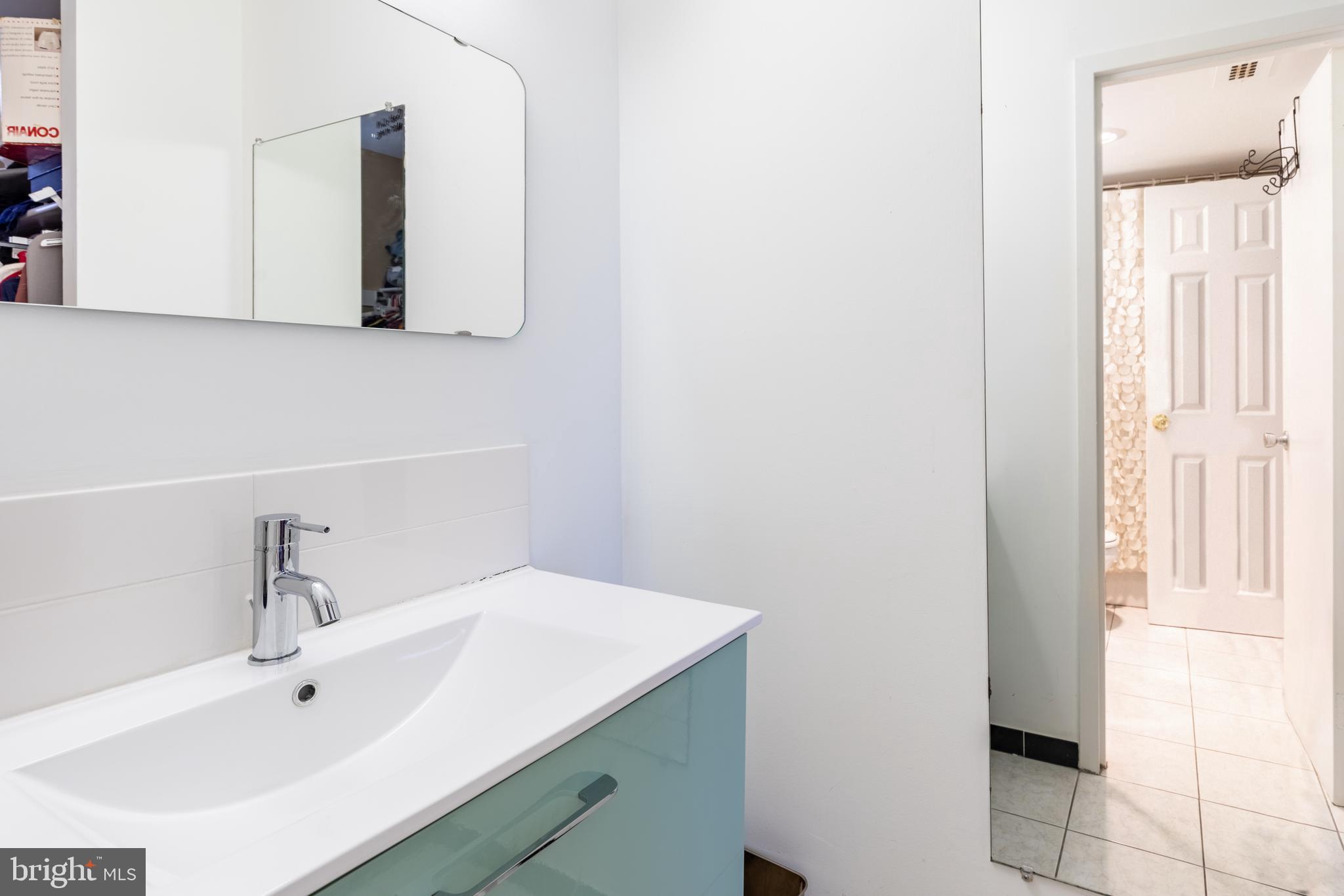 RIVERIA OF CHEVY CHASE - Residential Lease