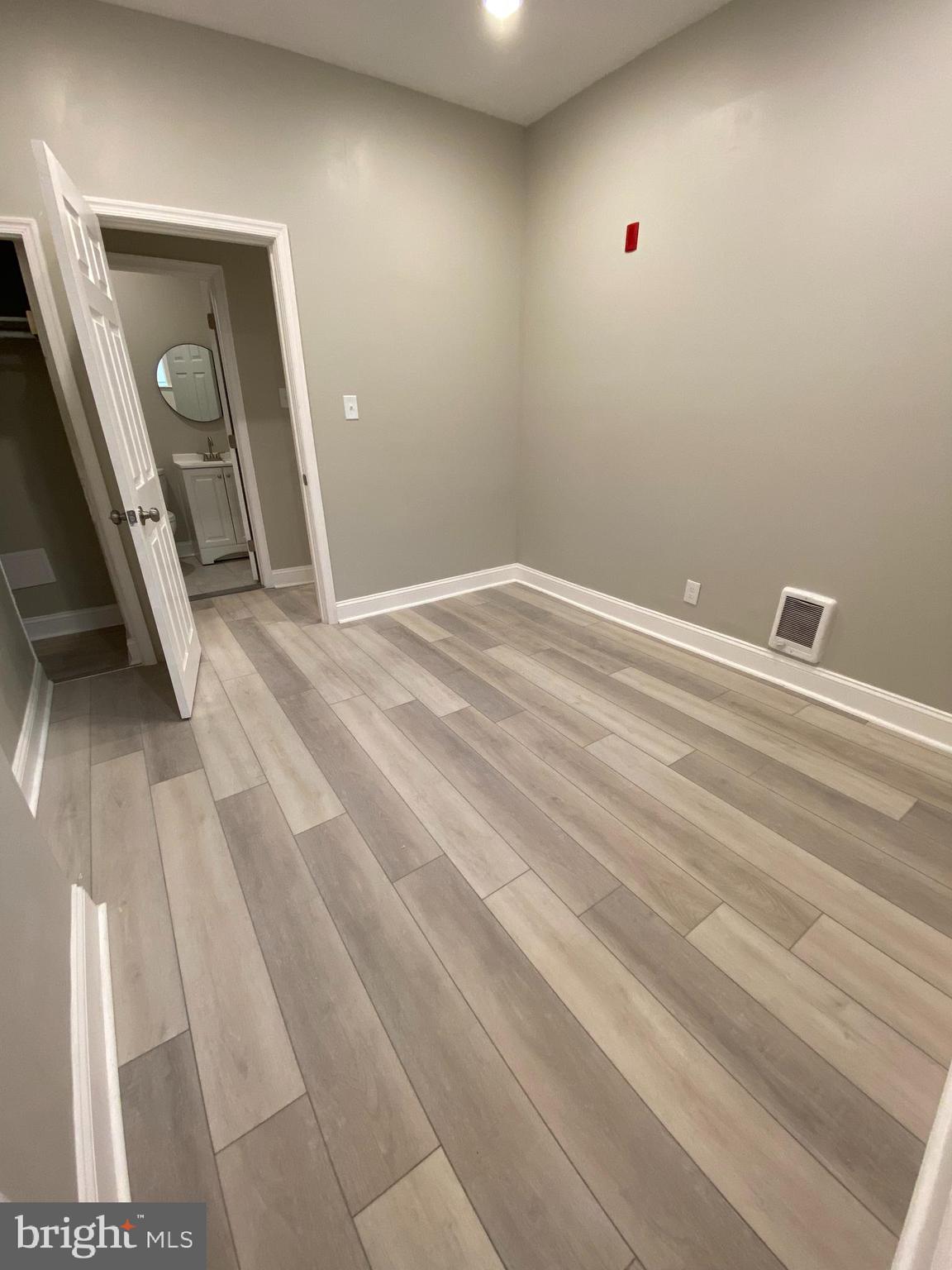 PHILADELPHIA (NORTH) - Residential Lease