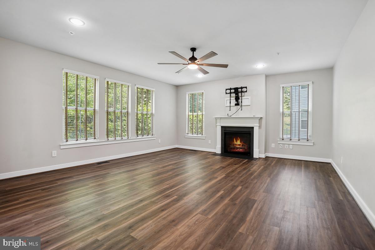 POTOMAC SHORES - Residential