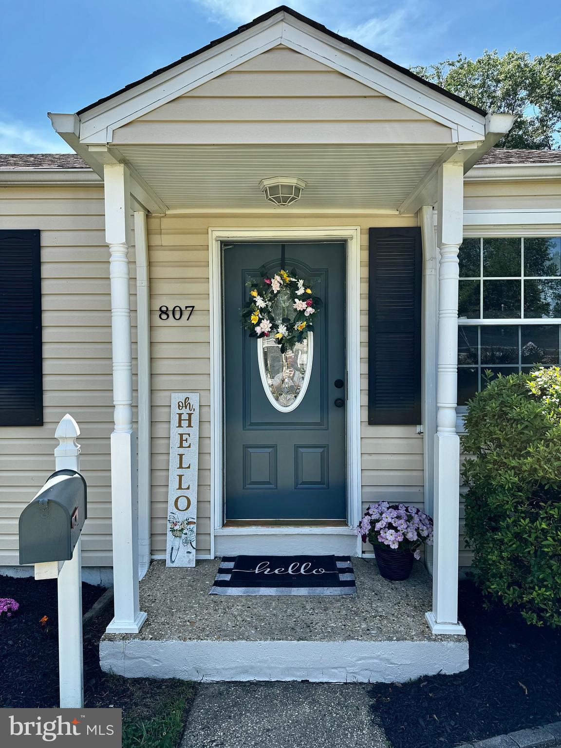 807 CRESCENT AVENUE