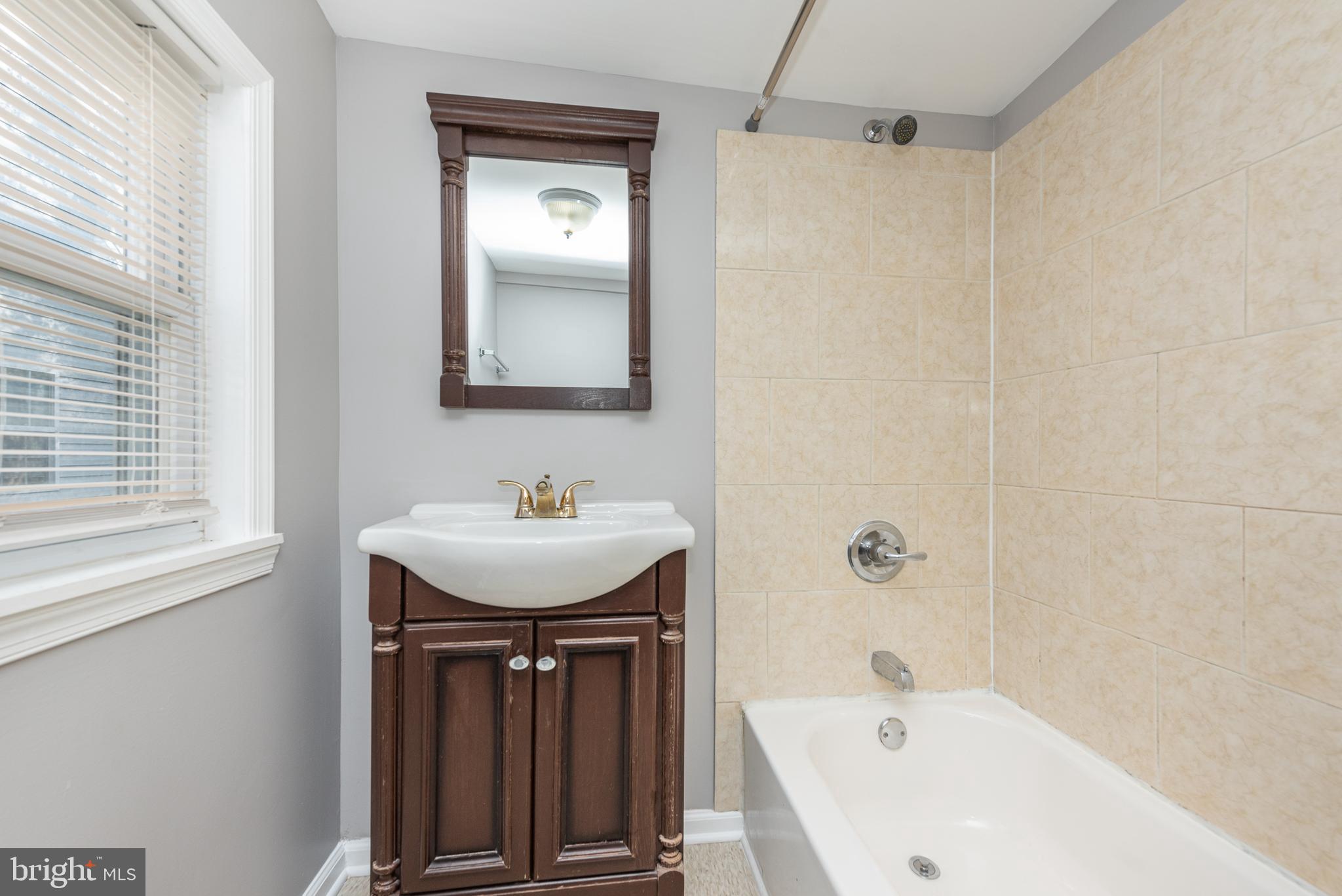 RIDGE GROVE - Residential