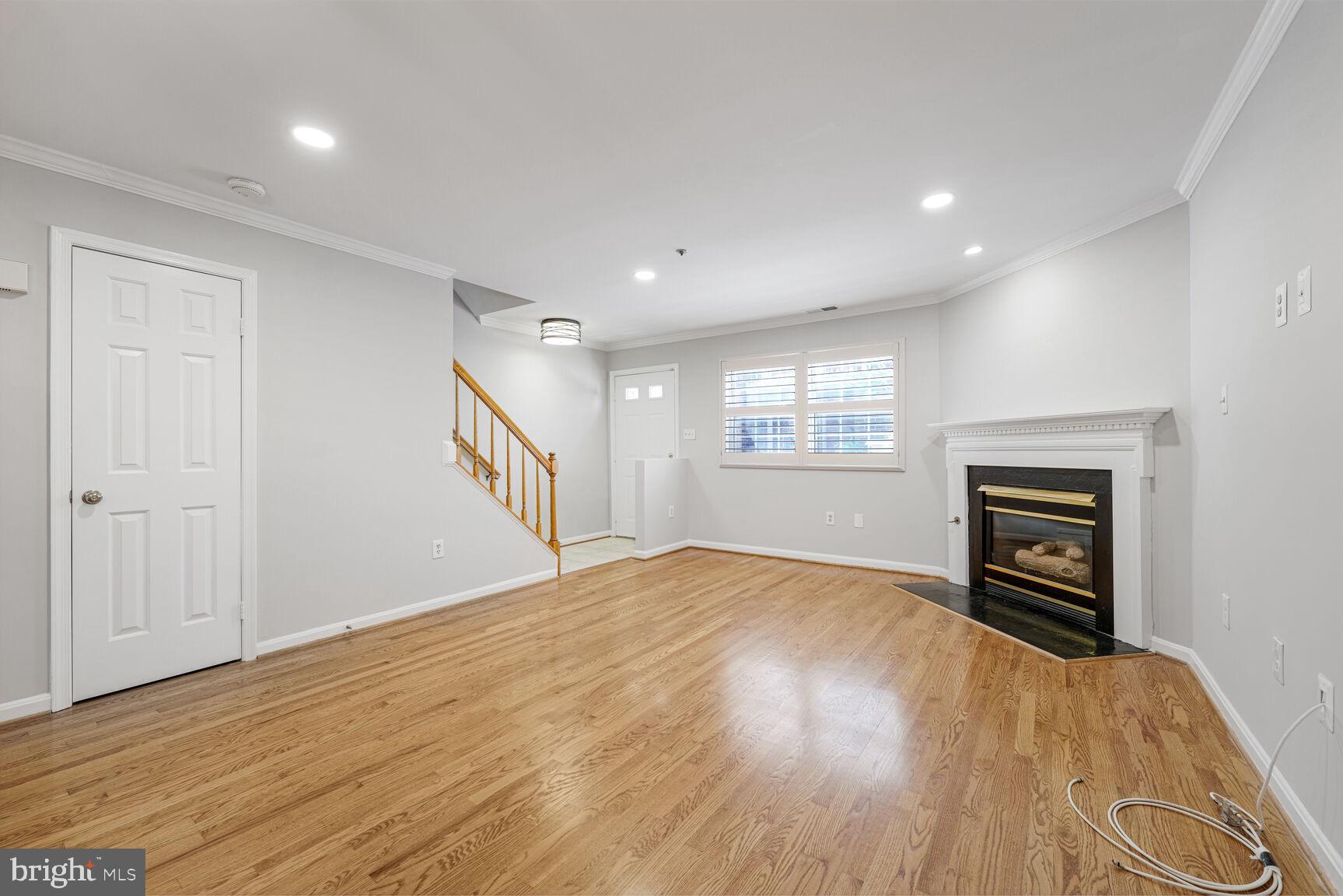 3004 S GLEBE ROAD