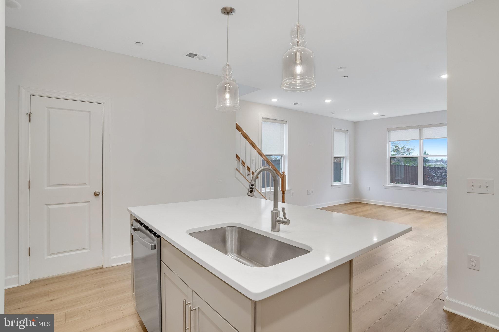 THE BOULEVARDS AT WESTFIELDS - Residential Lease