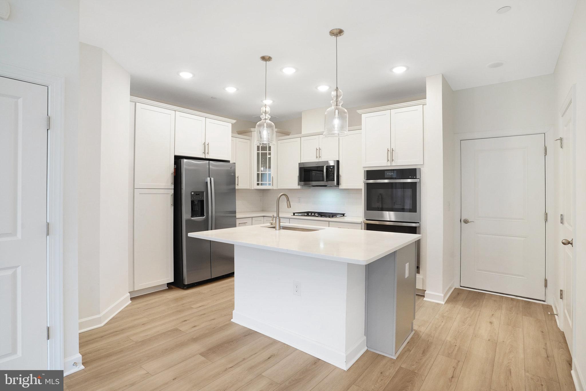 THE BOULEVARDS AT WESTFIELDS - Residential Lease