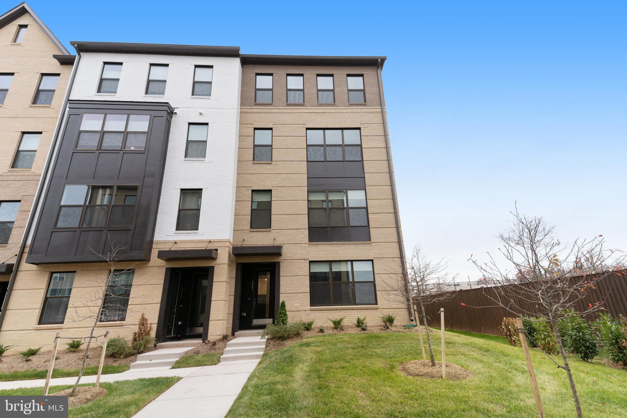 THE BOULEVARDS AT WESTFIELDS - Residential Lease